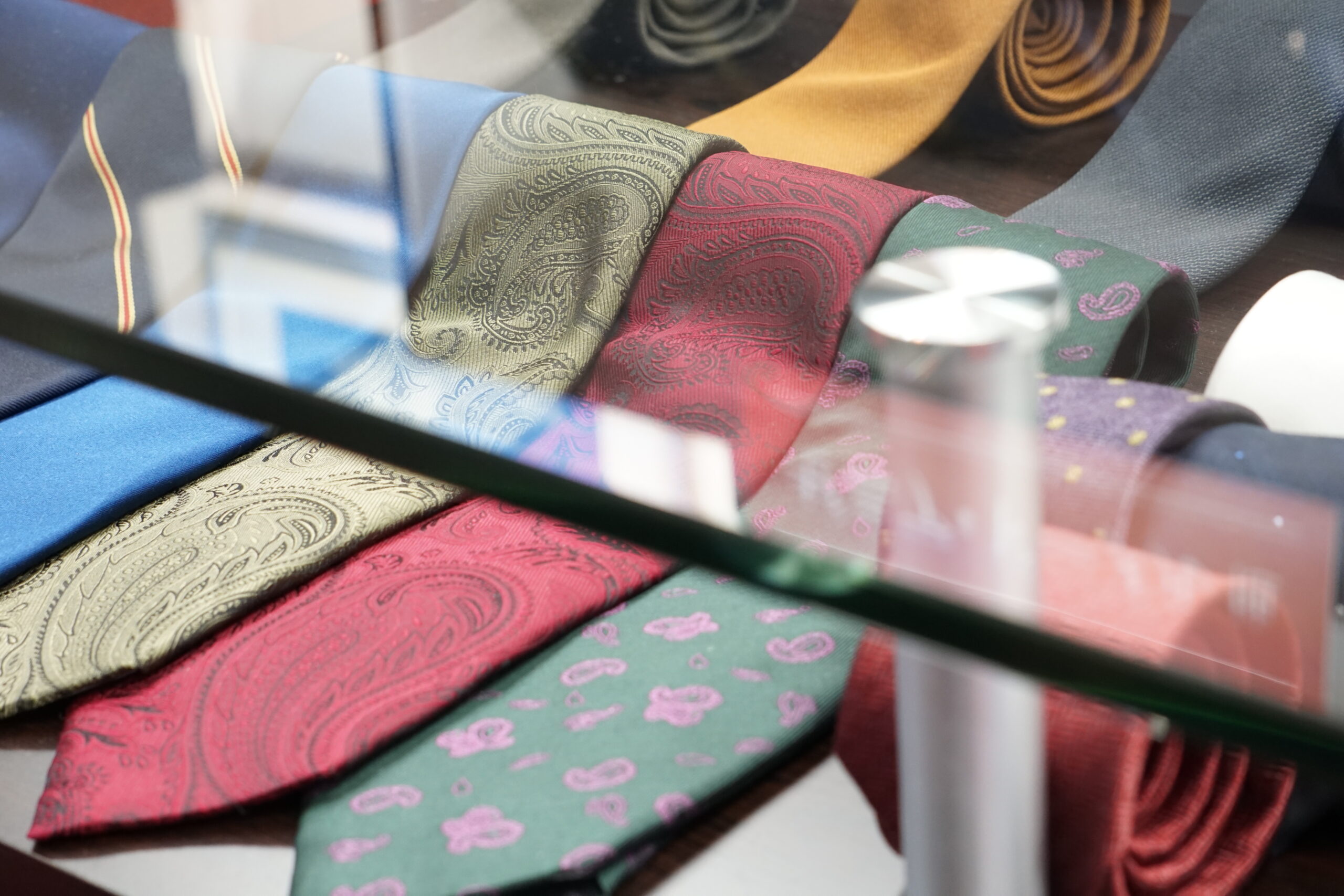 ネクタイのショーケース